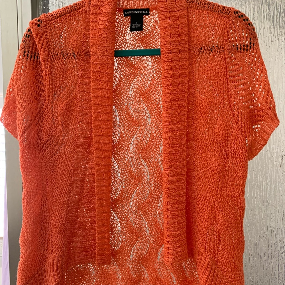 Short sleeve sweater